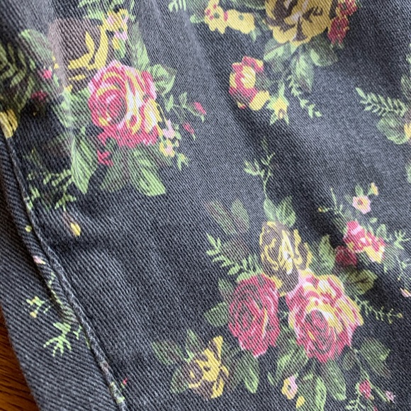 Forever 21 | Floral Patterned Gray Jeans | Size 8 - Picture 8 of 13